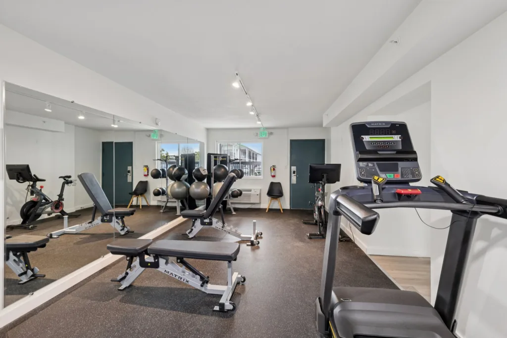 28 web or mls Central Pike Model 1812 911